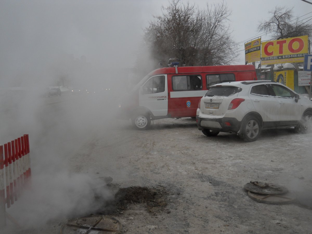 Десятки домов остались без тепла в Новосибирске из-за аварии